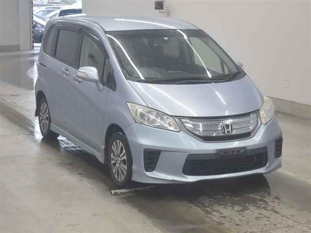 10032 Honda Freed spike GP3 2012 г. (MIRIVE Aichi)